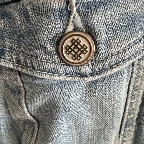Laurie Felt Light Blue Jean Jacket - Picture 4 of 15